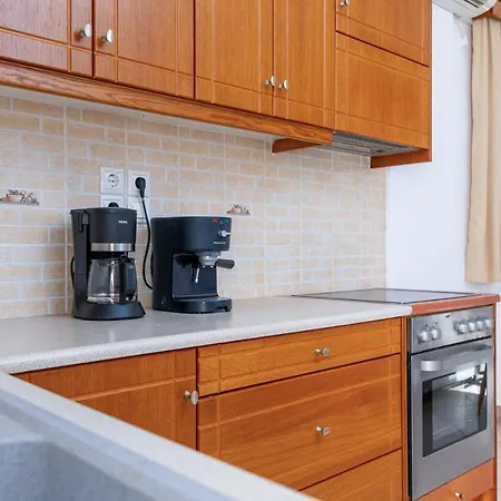 Naxos Almyra 公寓 *